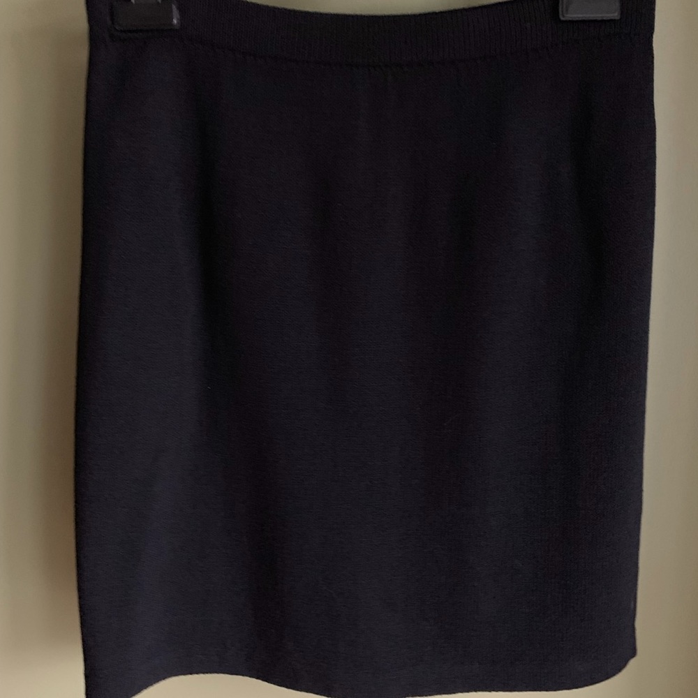 St.John Basic black skirt sz 6